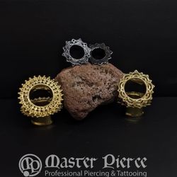 Master Pierce - Tawapa eyelets.