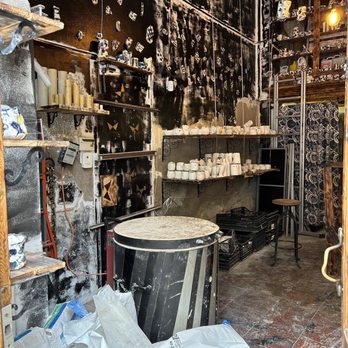 mariposa negra - Handmade ceramics used for glassware - Tapas Bars Near Me - Barcelona, B