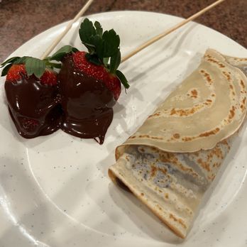 DJ's International Buffet - Crepe and chocolate covered strawberries - Chinese Near Me - Garden City, New York DJ's International Buffet - Crepe and chocolate covered strawberries - Chinese Near Me - Garden City, New York