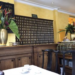 Mariage Frères - Salon de Thé - The gold dots in the photos are each a different tea