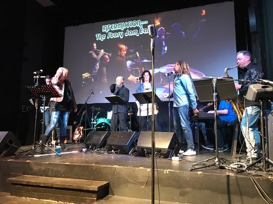 The Wilmette Theatre by null