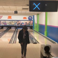 Treasure Lanes - At 89 Patty throws a 12lb ball.