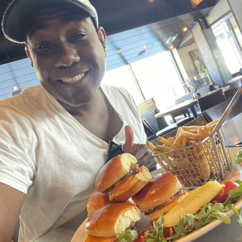 Yard House - Classic Sliders - New American Near Me - San Jose, California