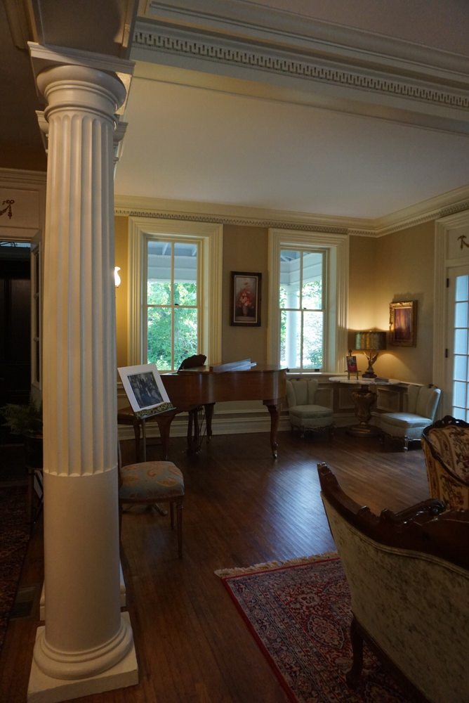 THE HOLLINGER HOUSE Updated October 2024 15 Photos & 11 Reviews