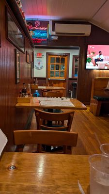 Lenny's Indian Head Inn by null