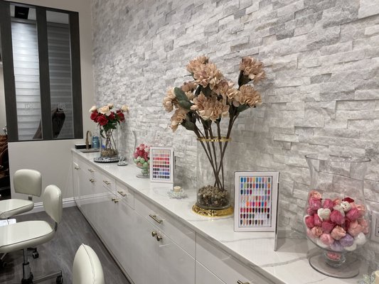 Beauty Box Nails and Spa by null