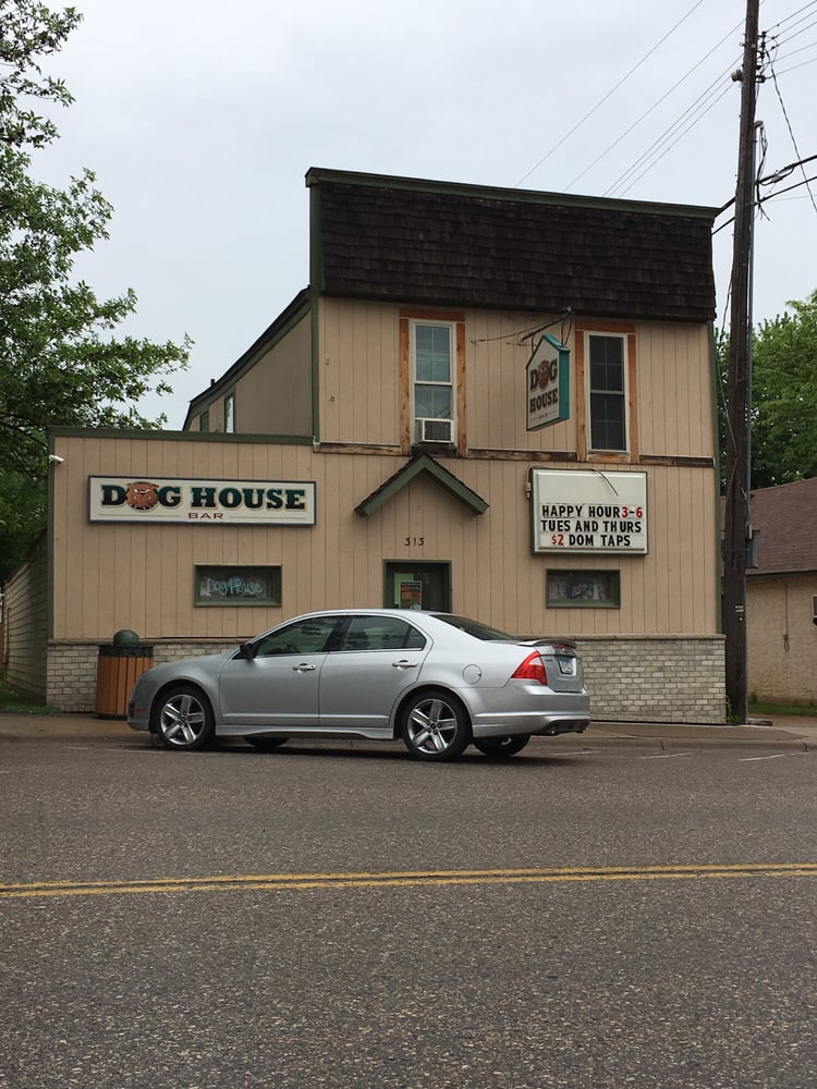 THE DOG HOUSE Updated October 2024 313 Broadway, Carver, Minnesota