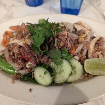 Boonnoon Market - Kao Pad Rod Fai (Berry Rice with egg, Chinese broccoli, tomato, onion, cilantro, scallion, garlic, cucumber, lime) - Thai Near Me - Arlington, Massachusetts
