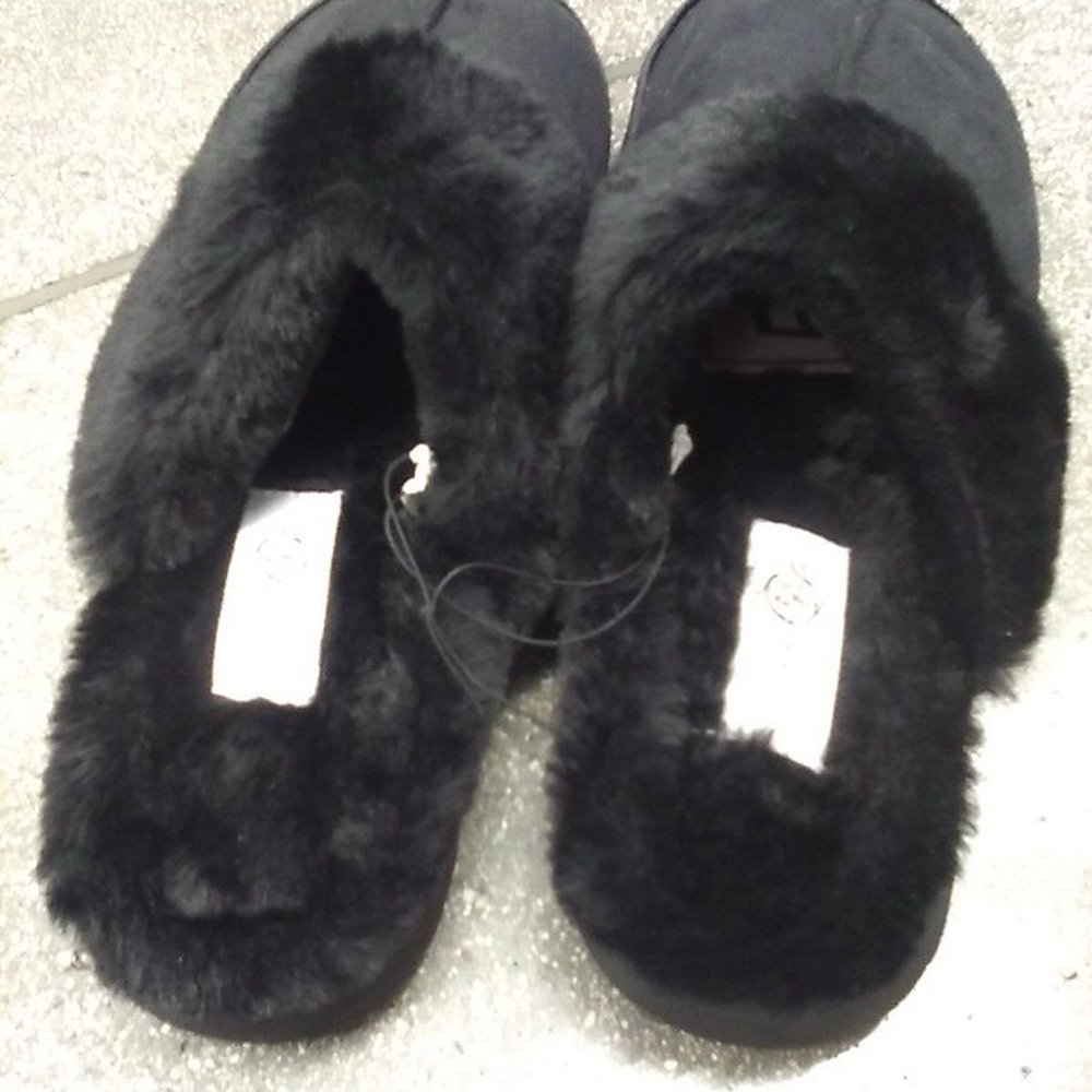 Five Below - the slippers that I bought. I guess it's not that bad, Was looking for dark blue. Wrong size, got to stretch my feet.:-) just a little:-)) - Discount Store Near Me - North Hollywood, California Five Below - the slippers that I bought. I guess it's not that bad, Was looking for dark blue. Wrong size, got to stretch my feet.:-) just a little:-)) - Discount Store Near Me - North Hollywood, California