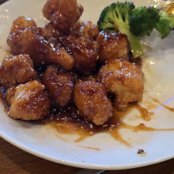 Chef Burma - "Orange type" Chicken - Burmese Near Me - Sacramento, California