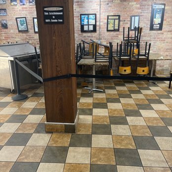 Philly's Best - Dining room - Cheesesteaks Near Me - Chicago, Illinois