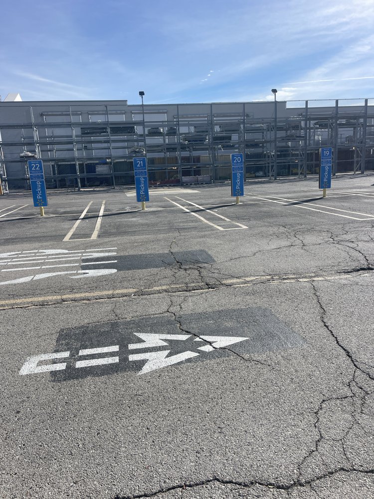 WALMART SUPERCENTER Updated August 2024 25 Reviews 1040