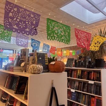 Molly’s Bookstore - Bookstores Near Me - Melrose, Massachusetts Molly’s Bookstore - Bookstores Near Me - Melrose, Massachusetts