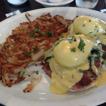 T's Cafe - Corned beef eggs Benedict. Perfect corned beef and sauce! Super rich. - Breakfast & Brunch Near Me - Solana Beach, California T's Cafe - Corned beef eggs Benedict. Perfect corned beef and sauce! Super rich. - Breakfast & Brunch Near Me - Solana Beach, California