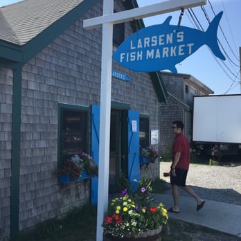 Larsen's Fish Market - Seafood Markets Near Me - Chilmark, Massachusetts