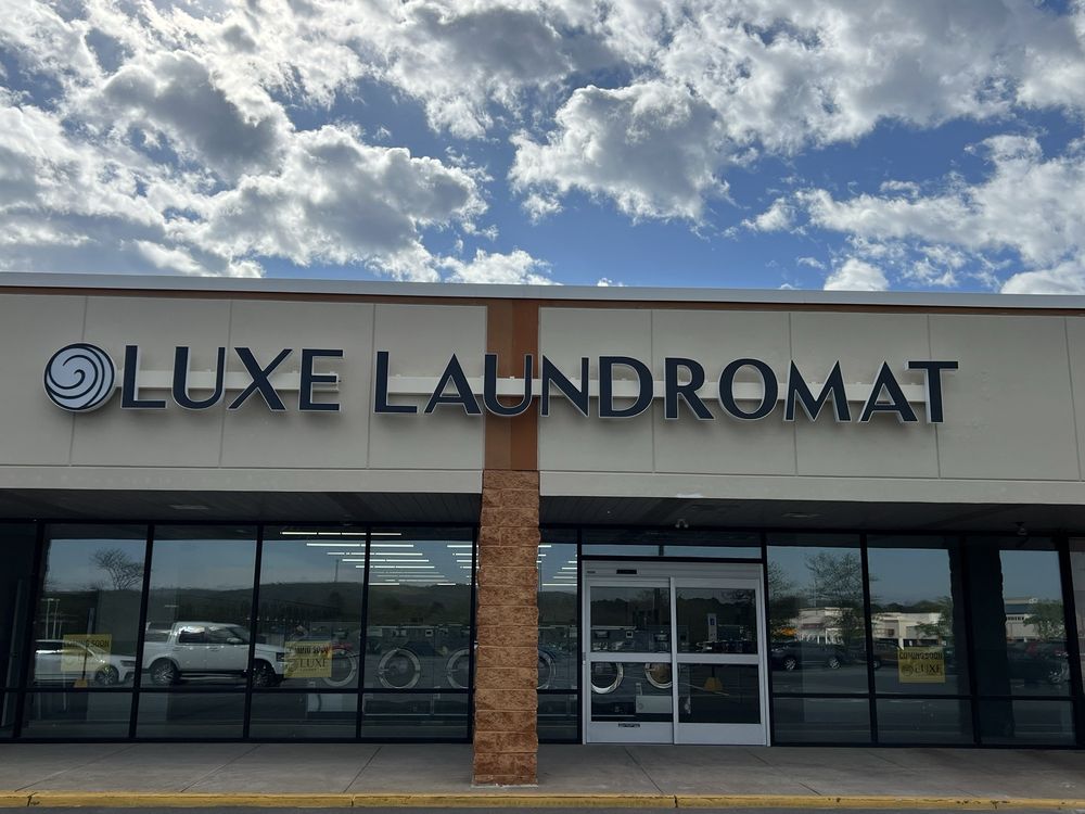 LUXE LAUNDROMAT Updated August 2024 10 Photos 5480 Perkiomen Ave