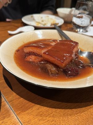 Fujin Tree Taiwanese Cuisine & Champagne (Songshan) by null