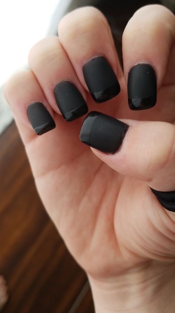 Long Nailz Logo