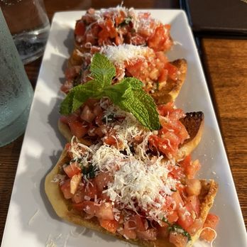 Divina Cucina - Italian Near Me - Montrose, California Divina Cucina - Italian Near Me - Montrose, California