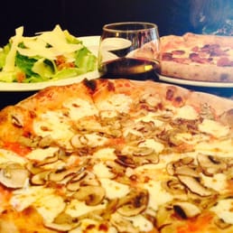 Il Funghi Pizza