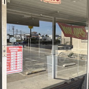 EZ Wash Lavanderia - Now Open Lavandería - Laundry Services Near Me - Oxnard, California