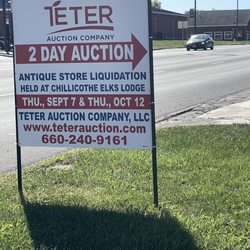 Della's Antiques - Evidently they are no longer in business!