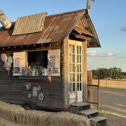 Hall's Pumpkin Farm - Snack shop