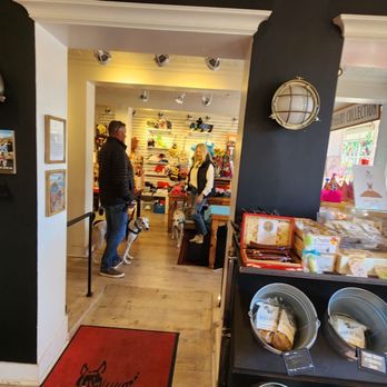 Diggidy Dog - Inside - Pet Stores Near Me - Carmel, California