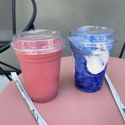 Fikka Juice Cafe - "Pink dragon" and "blue cloud" smoothies.