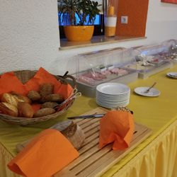 Trutzpfaff Hotel garni - Brotchen, meats, cheese, fresh veg. Boiled eggs available cooked when requested so they take a few minutes.