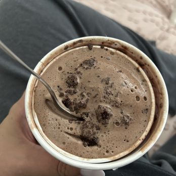 Cold Stone Creamery - They try to make it look like I got the correct size. So dishonest. What is wrong with you people? - Ice Cream & Frozen Yogurt Near Me - Spring, Texas