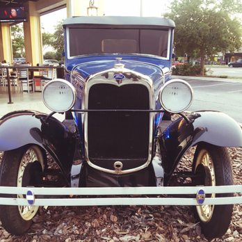Ford's Garage - Burgers Near Me - Brandon, Florida