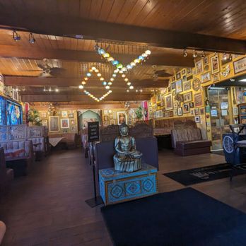 India 4 U - Eating area - Indian Near Me - Manteca, California