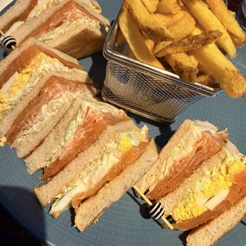 Le Meridian - Smoked salmon club sandwich - French Near Me - Paris, 75