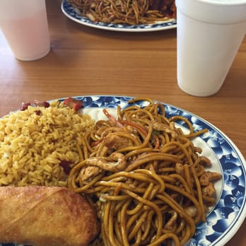 China Restaurant - Lunch special chicken lo mein & fried rice AND General Tso & lo mein in the back...VERY GOOD! - Chinese Near Me - Washington, Georgia