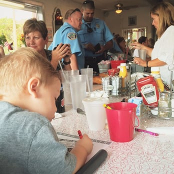 Spencer's Grill - Friends, family, community... Going to Spencer's is like dining in a Norman Rockwell painting. - Breakfast & Brunch Near Me - Kirkwood, Missouri