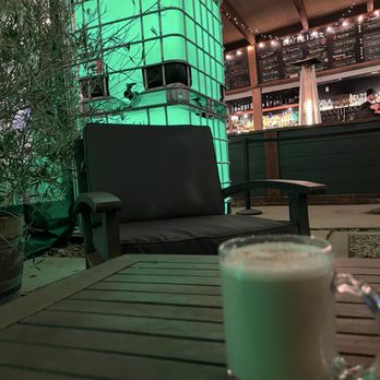 Napa Yard - Restaurants Near Me - Napa, California