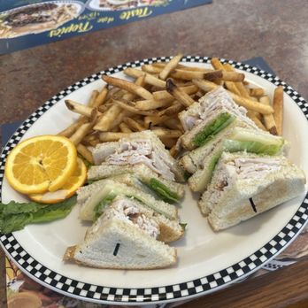 Black Bear Diner Chandler - Turkey Club (880-1040 cals.)French Fries (790 cals.) - Diners Near Me - Chandler, Arizona Black Bear Diner Chandler - Turkey Club (880-1040 cals.)French Fries (790 cals.) - Diners Near Me - Chandler, Arizona
