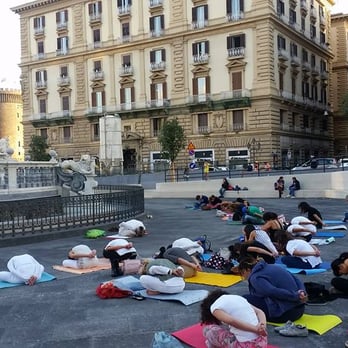 Piazza Municipio - Yoga in piazza! - Public Plazas Near Me - Naples, NA Piazza Municipio - Yoga in piazza! - Public Plazas Near Me - Naples, NA