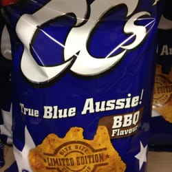 Essendon Railway Station - Boring....eating these whilst waiting is fun though. Great new flavour.