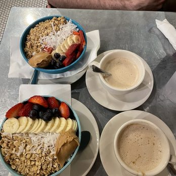 Cafe Bonjour - Signature Blueberry Bowl and Latte - Breakfast & Brunch Near Me - Boston, Massachusetts