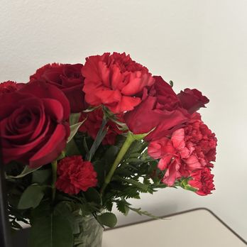 Diana's Flowers - Dead roses - Florists Near Me - Victorville, California
