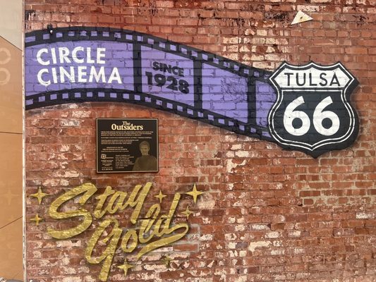 Circle Cinema by null