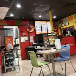 El Rey Del Pollito Asado - Dining area a little small but very clean
