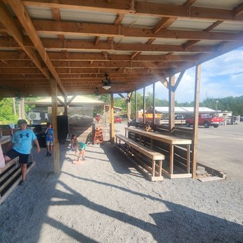 Bustin' Butts BBQ/210 Produce - Outdoor seating area - Street Vendors Near Me - Sevierville, Tennessee Bustin' Butts BBQ/210 Produce - Outdoor seating area - Street Vendors Near Me - Sevierville, Tennessee