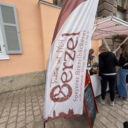 Johann Berzel, Brezelbäckerei