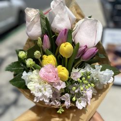 Paul's Flowers - Floral bouquet