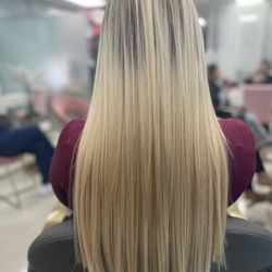 Cindy's Hair Touch Salon Dominicano - Tape extensions