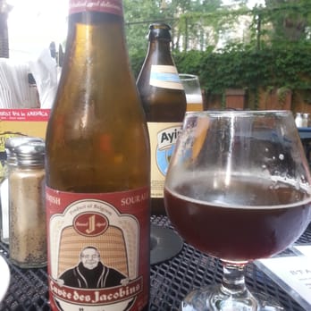 Small Bar - Bars Near Me - Chicago, Illinois Small Bar - Bars Near Me - Chicago, Illinois