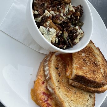 The Foundry Table & Tap - Grilled Cheese Sandwich with tomato Caramelized Brussels (10/10) - Gastropubs Near Me - Pittsburgh, Pennsylvania
